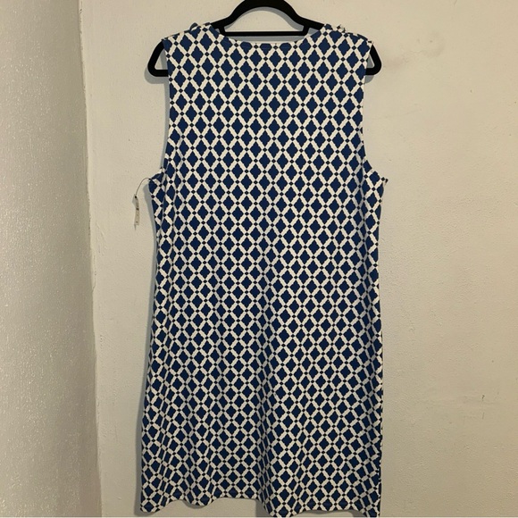 Talbots Blue and White Geometric Pattern Top - Picture 2 of 3